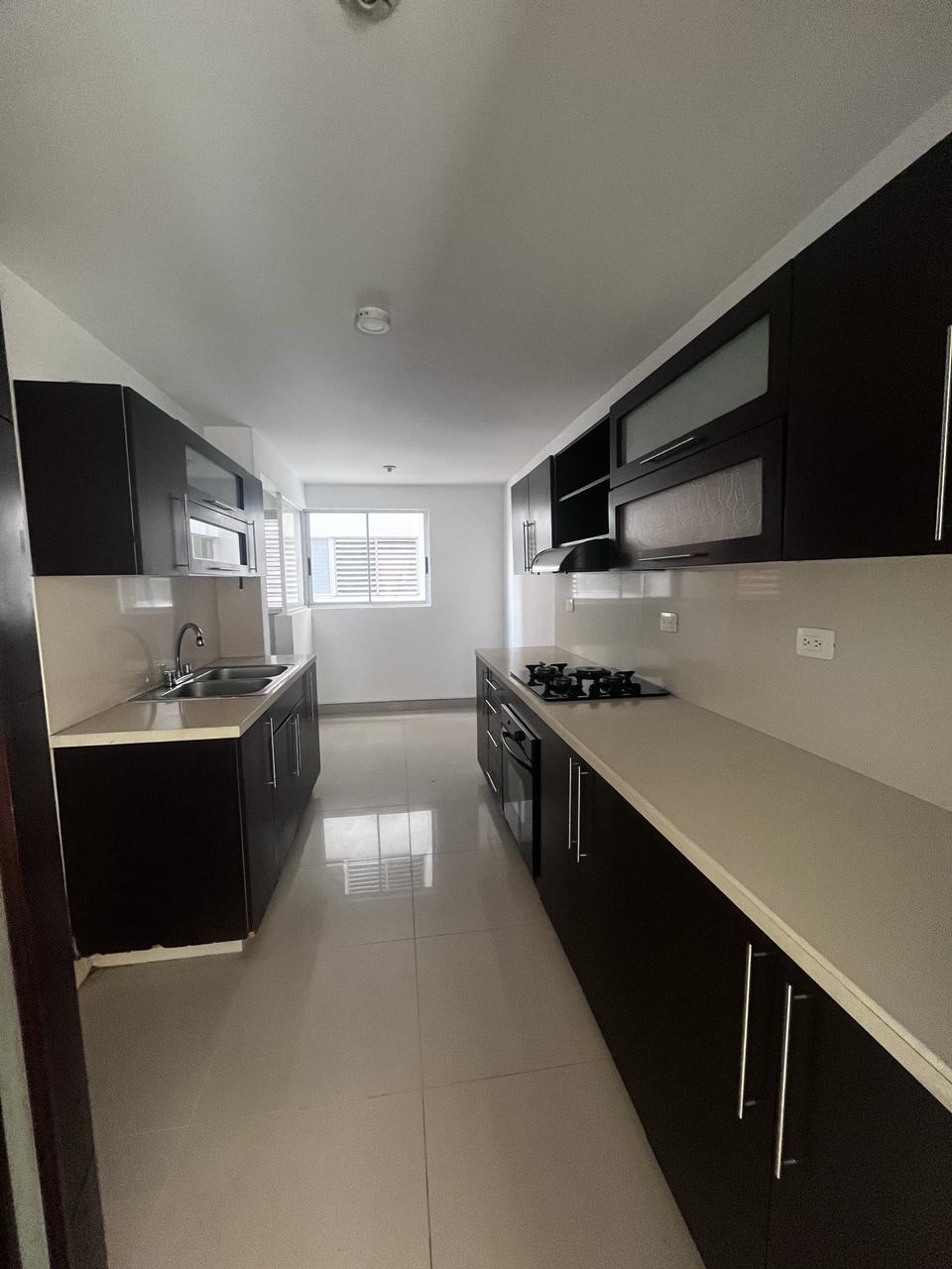 Apartamento de 3 alcobas en venta en Cristales, Cali, 142 m² · foto 6 de 24