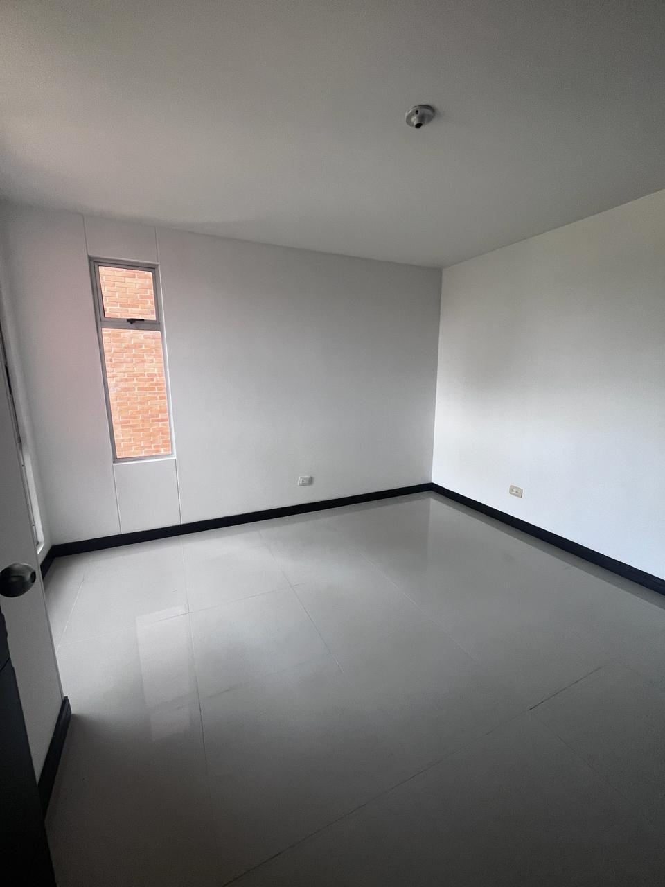 Apartamento de 3 alcobas en venta en Cristales, Cali, 142 m² · foto 8 de 24