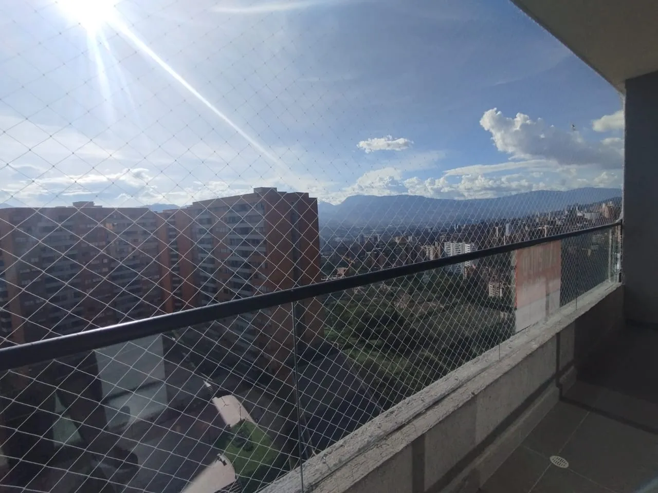 Apartamento de 3 alcobas en arriendo en Loma Del Escobero, Envigado, 112 m² · foto 14 de 15