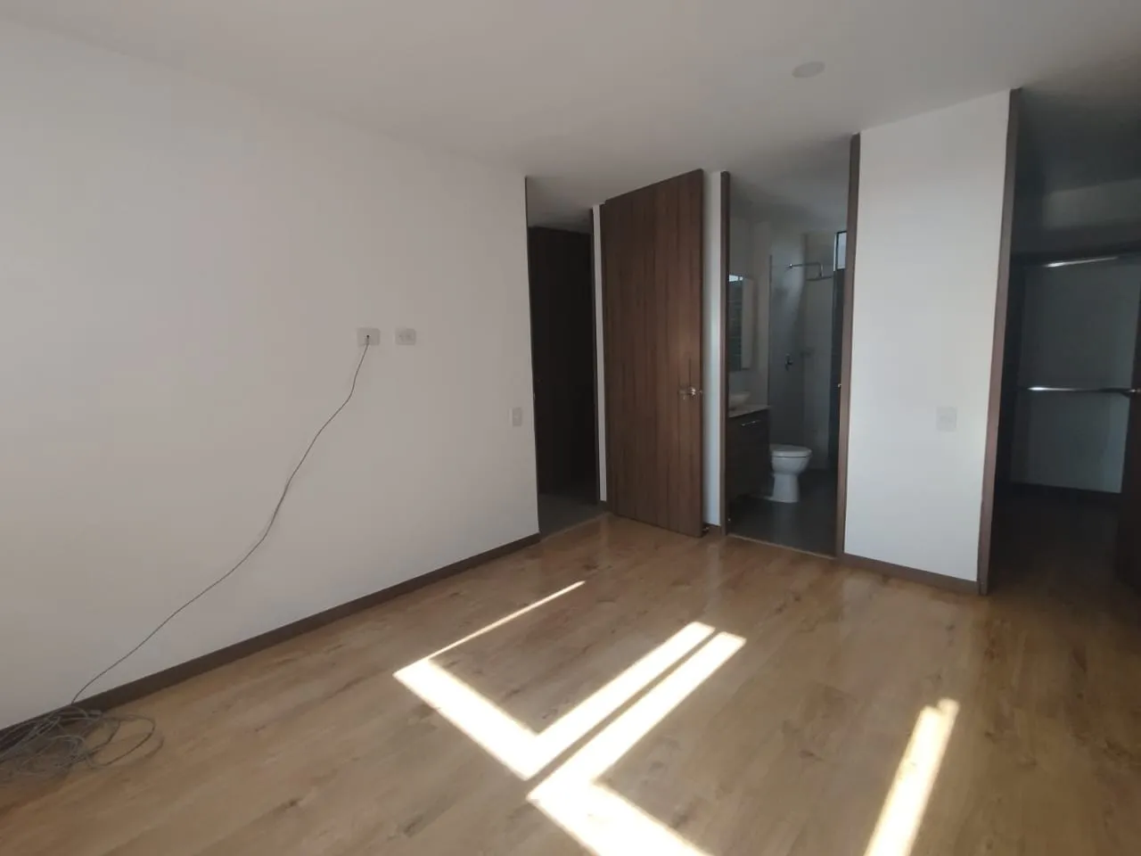 Apartamento de 3 alcobas en arriendo en Loma Del Escobero, Envigado, 112 m² · foto 8 de 15