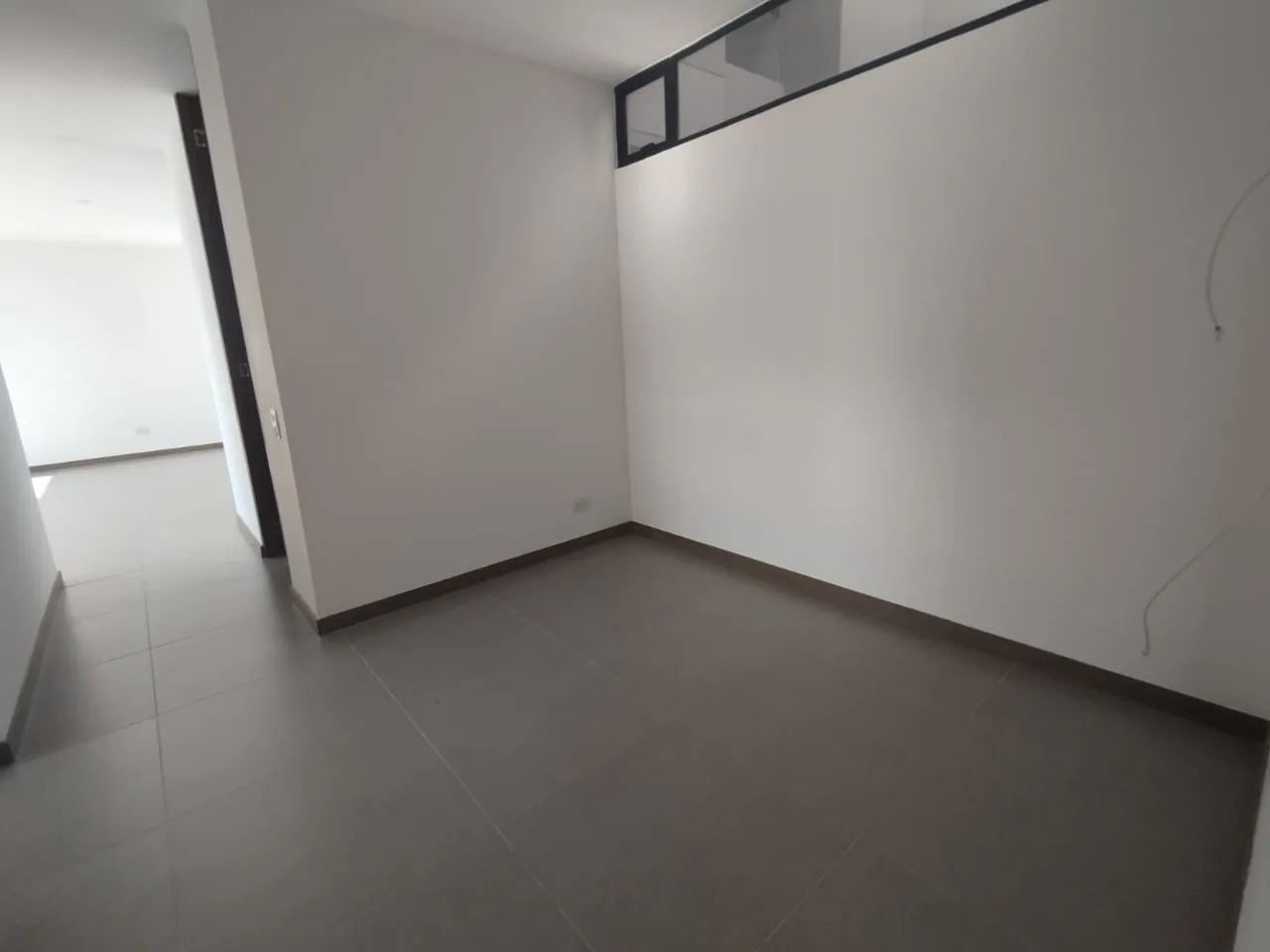 Apartamento de 3 alcobas en arriendo en Loma Del Escobero, Envigado, 112 m² · foto 9 de 15