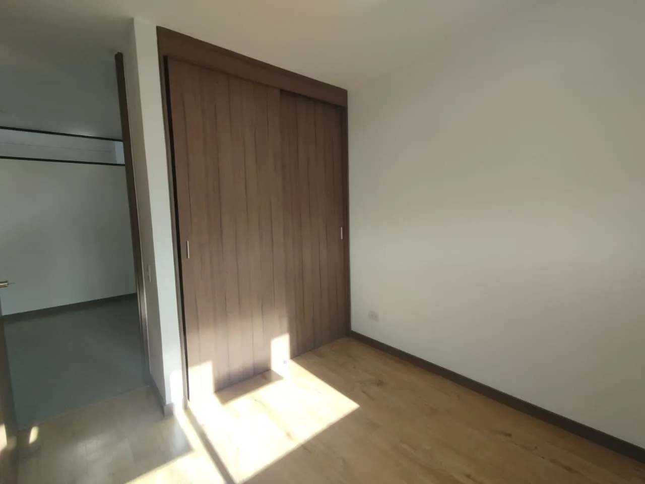 Apartamento de 3 alcobas en arriendo en Loma Del Escobero, Envigado, 112 m² · foto 10 de 15