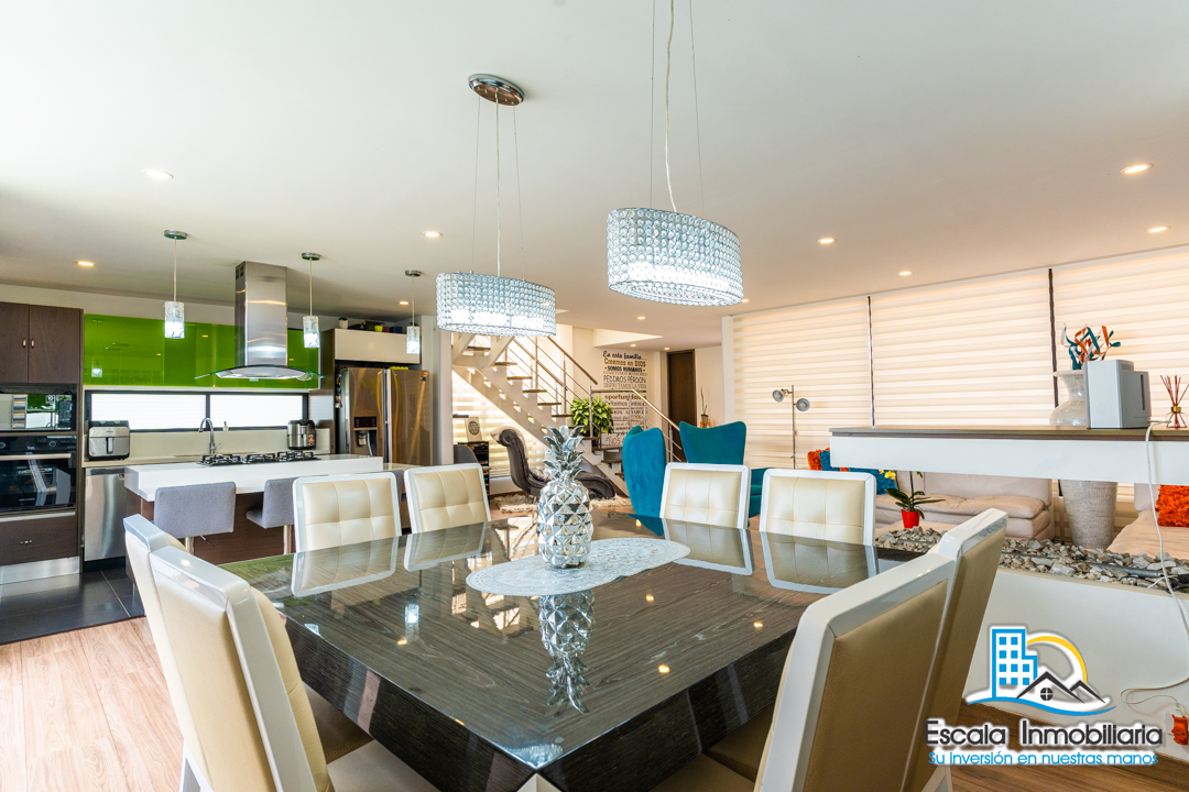 Casa de 3 alcobas en venta en Pueblo Viejo, Cota, 195 m² · foto 2 de 24