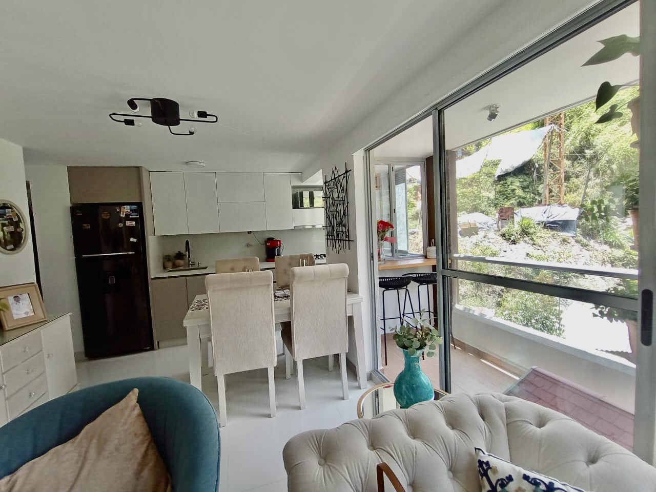 Apartamento de 3 alcobas en venta en La Cuenca, Envigado, 66 m² · foto 3 de 15