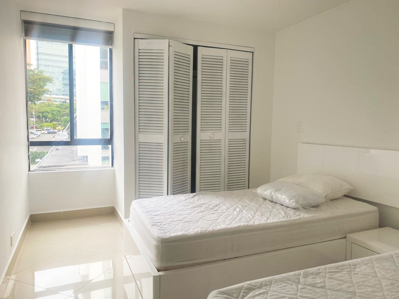 Apartamento de 4 alcobas en arriendo en La Aguacatala, Medellín, 135 m² · foto 15 de 19