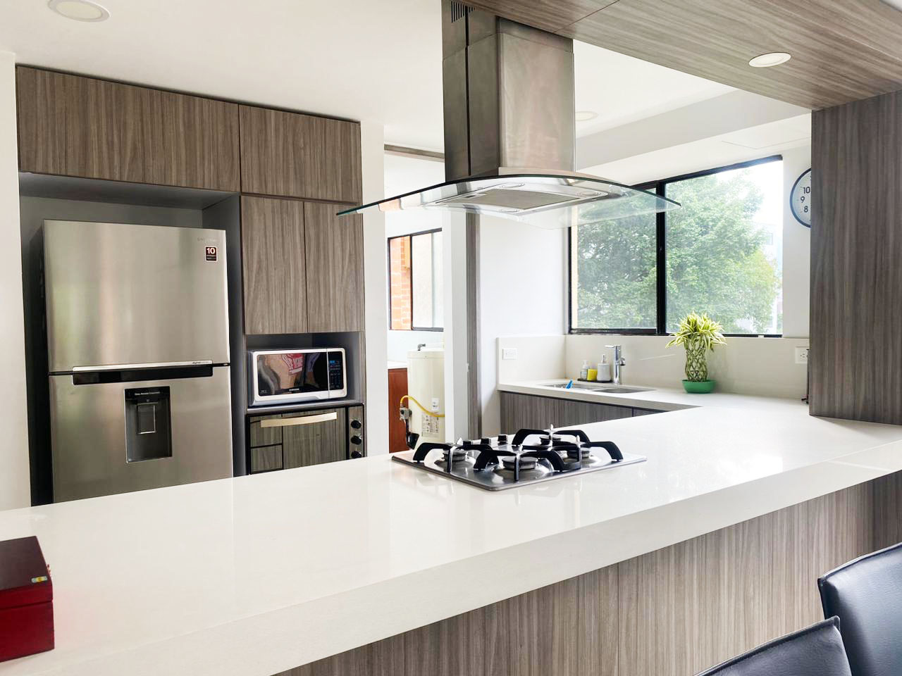 Apartamento de 4 alcobas en arriendo en La Aguacatala, Medellín, 135 m² · foto 4 de 19