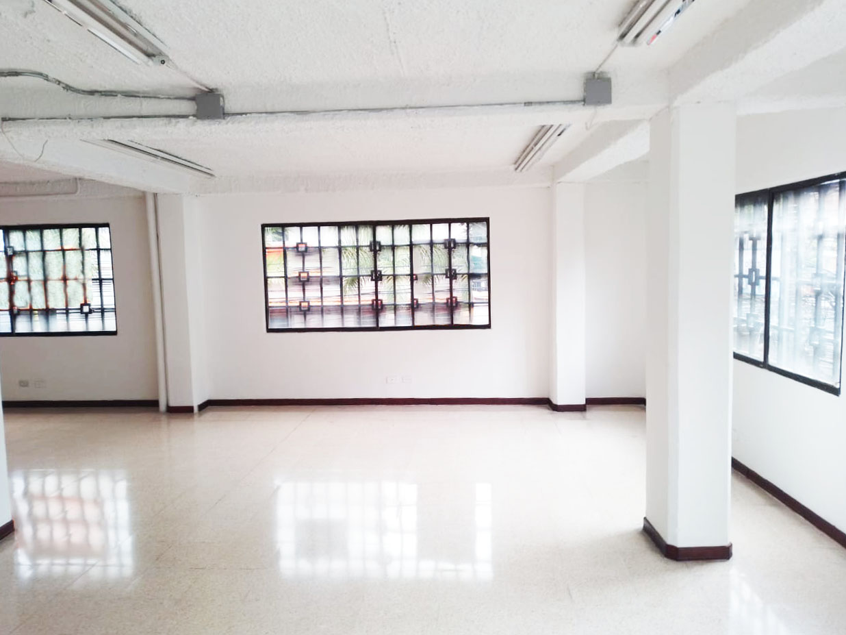 Bodega en arriendo en El Chagualo, Medellín, 110 m² · foto 13 de 14