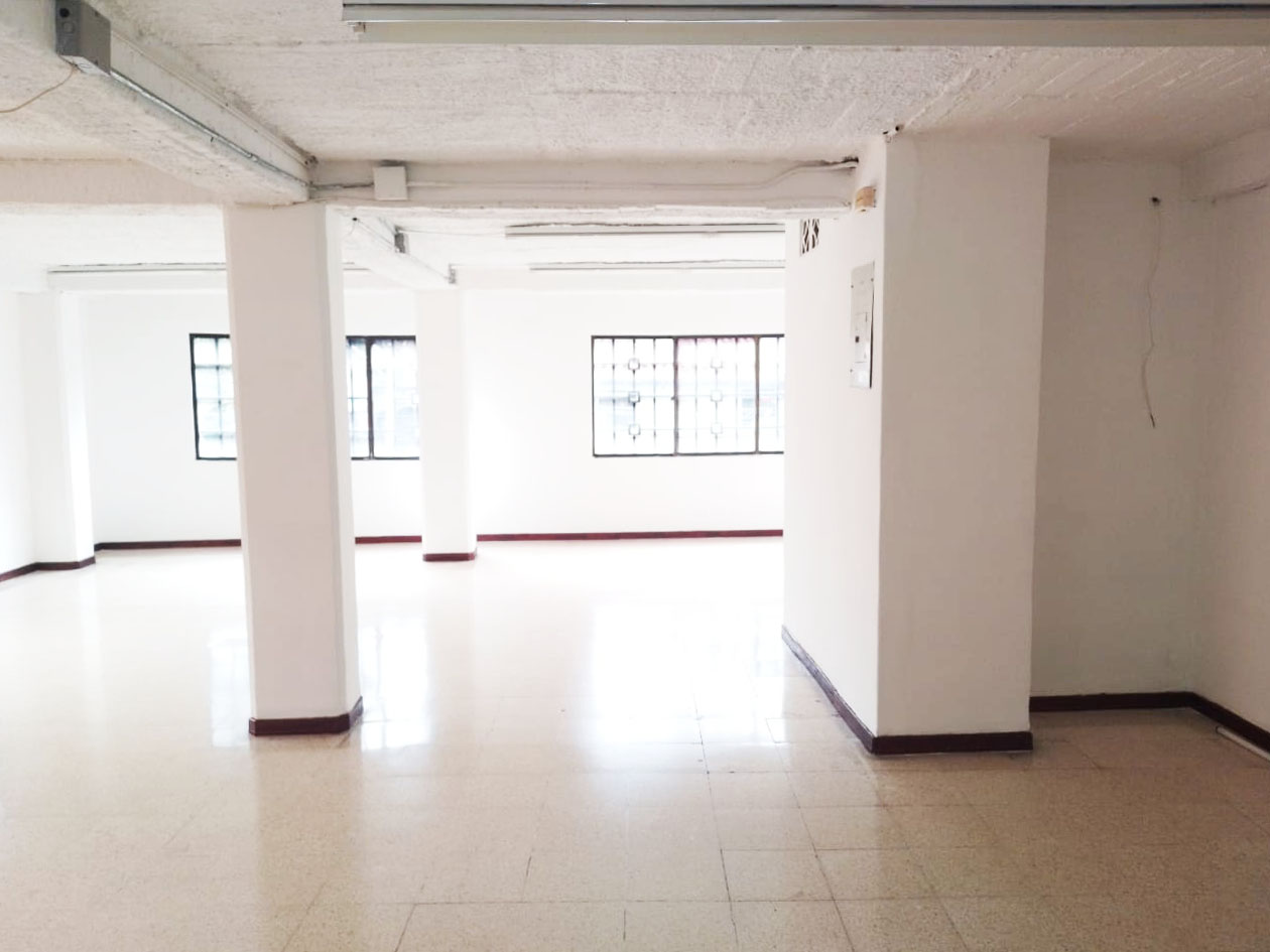 Bodega en arriendo en El Chagualo, Medellín, 110 m² · foto 2 de 14