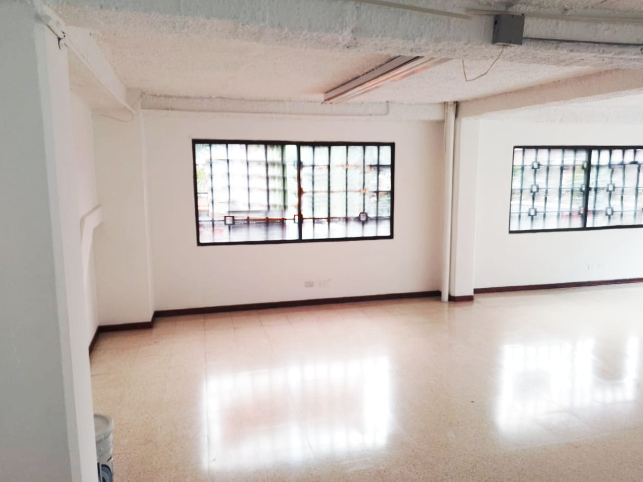 Bodega en arriendo en El Chagualo, Medellín, 110 m² · foto 5 de 14