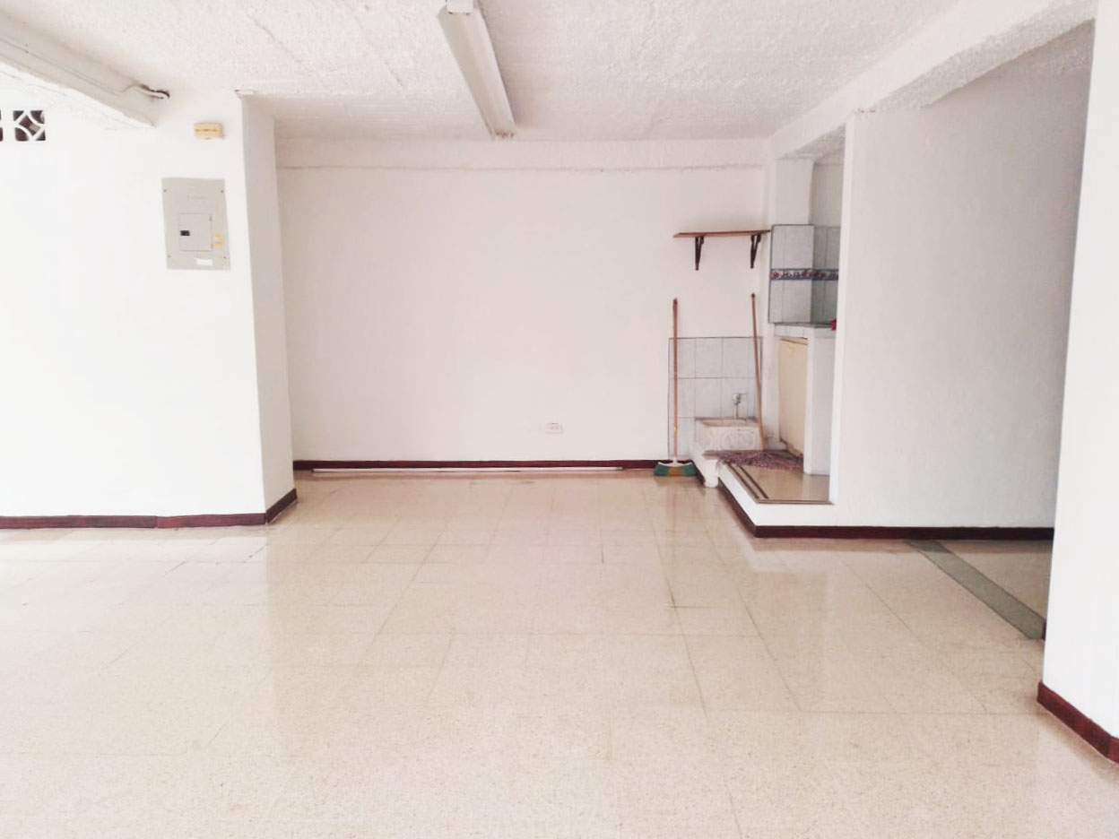 Bodega en arriendo en El Chagualo, Medellín, 110 m² · foto 9 de 14