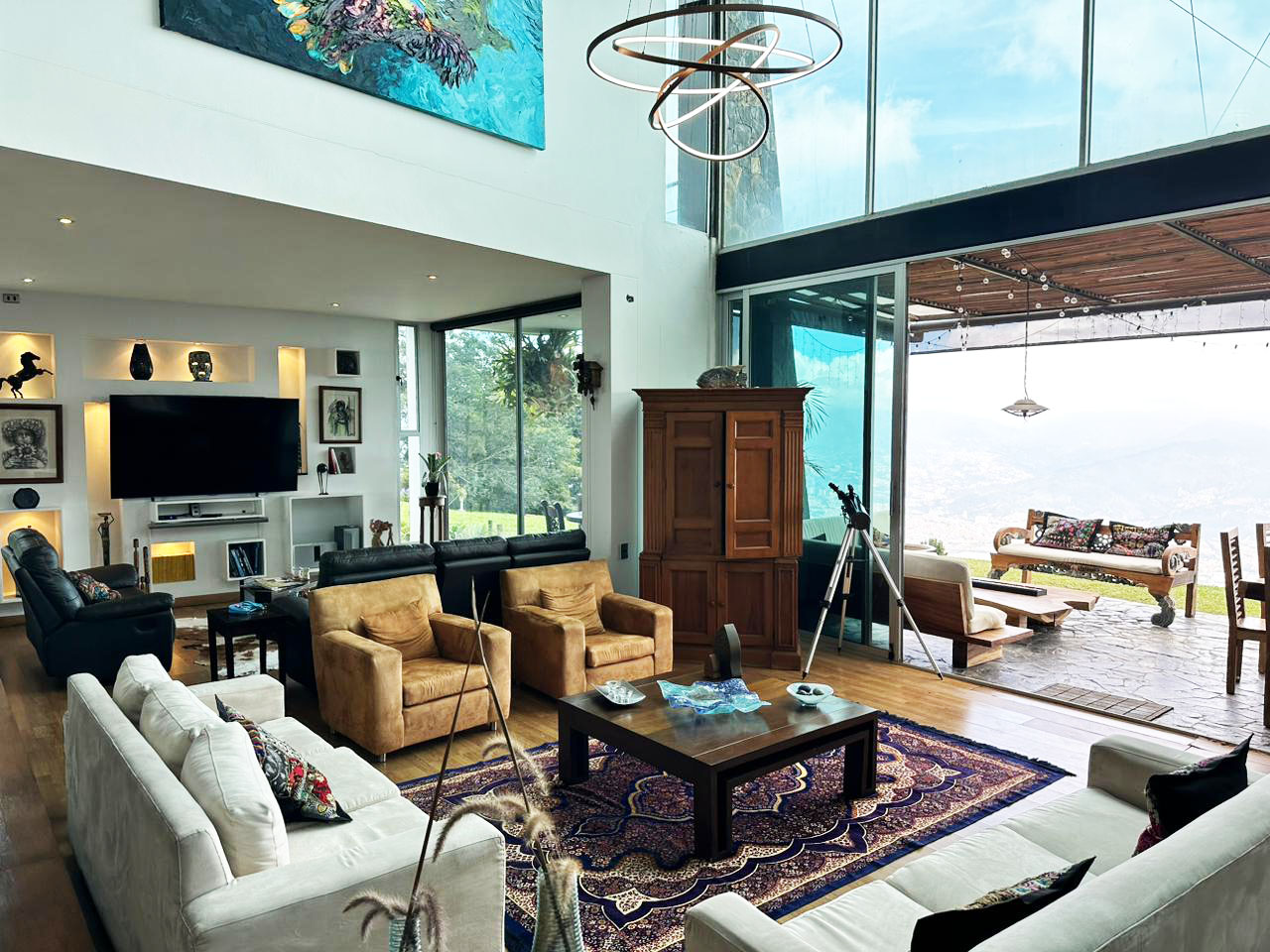 Casa de 5 alcobas en venta en Las Palmas, Envigado, 621 m² · foto 2 de 18