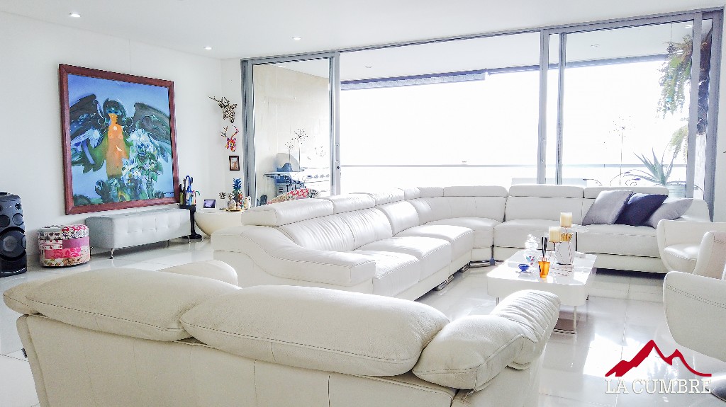Apartamento de 3 alcobas en arriendo en El Tesoro, Medellín, 263 m² · foto 2 de 16