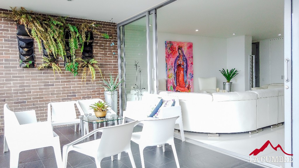 Apartamento de 3 alcobas en arriendo en El Tesoro, Medellín, 263 m² · foto 3 de 16