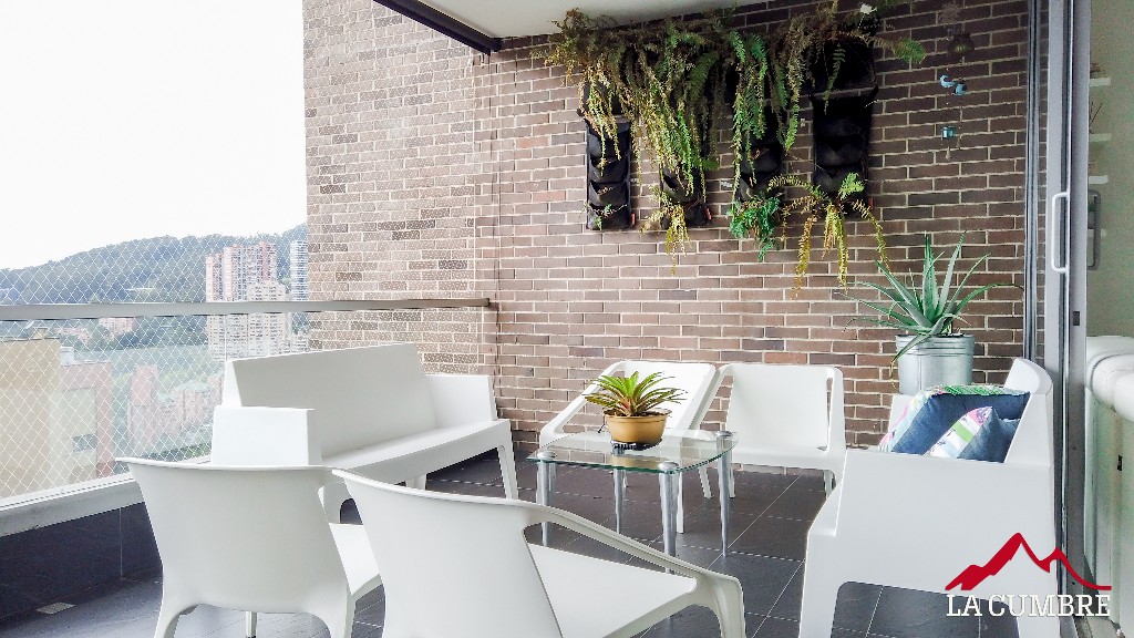 Apartamento de 3 alcobas en arriendo en El Tesoro, Medellín, 263 m² · foto 4 de 16