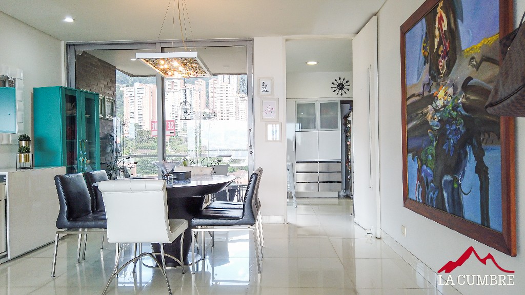 Apartamento de 3 alcobas en arriendo en El Tesoro, Medellín, 263 m² · foto 9 de 16