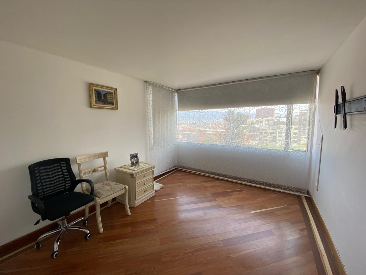 Apartamento en venta en Gratamira, Bogotá · foto 14 de 23