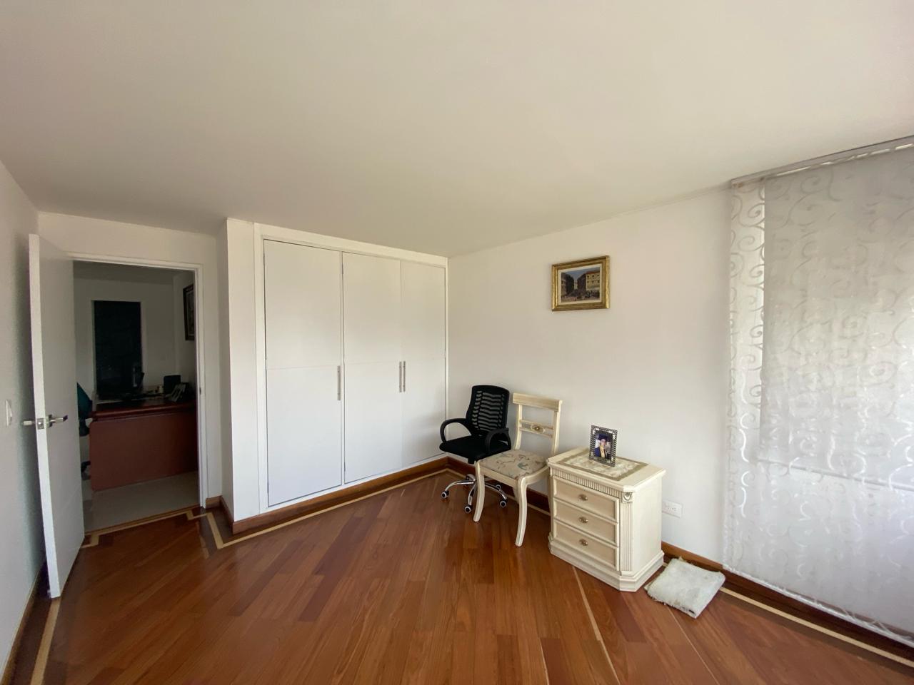 Apartamento en venta en Gratamira, Bogotá · foto 15 de 23