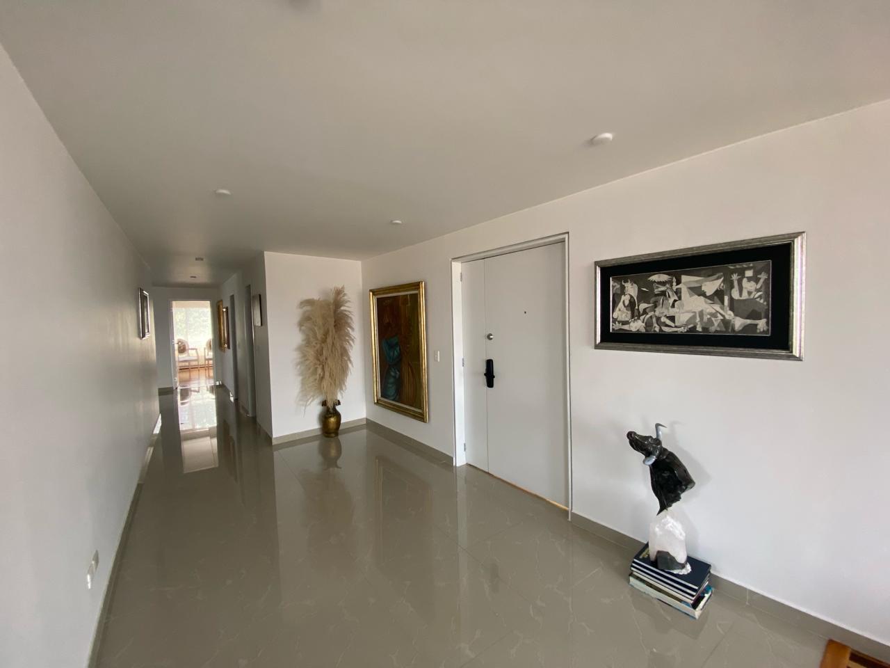 Apartamento en venta en Gratamira, Bogotá · foto 4 de 23