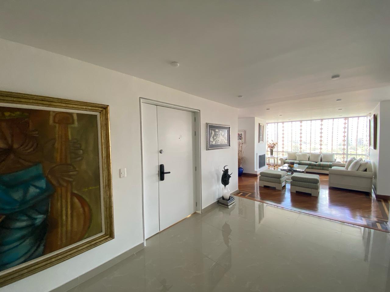 Apartamento en venta en Gratamira, Bogotá · foto 6 de 23