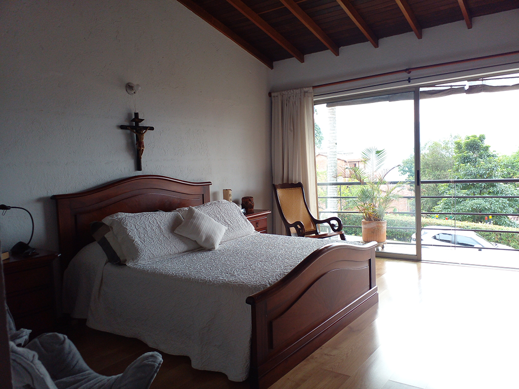 Casa de 3 alcobas en venta en Loma Del Chocho, Envigado, 177 m² · foto 11 de 20
