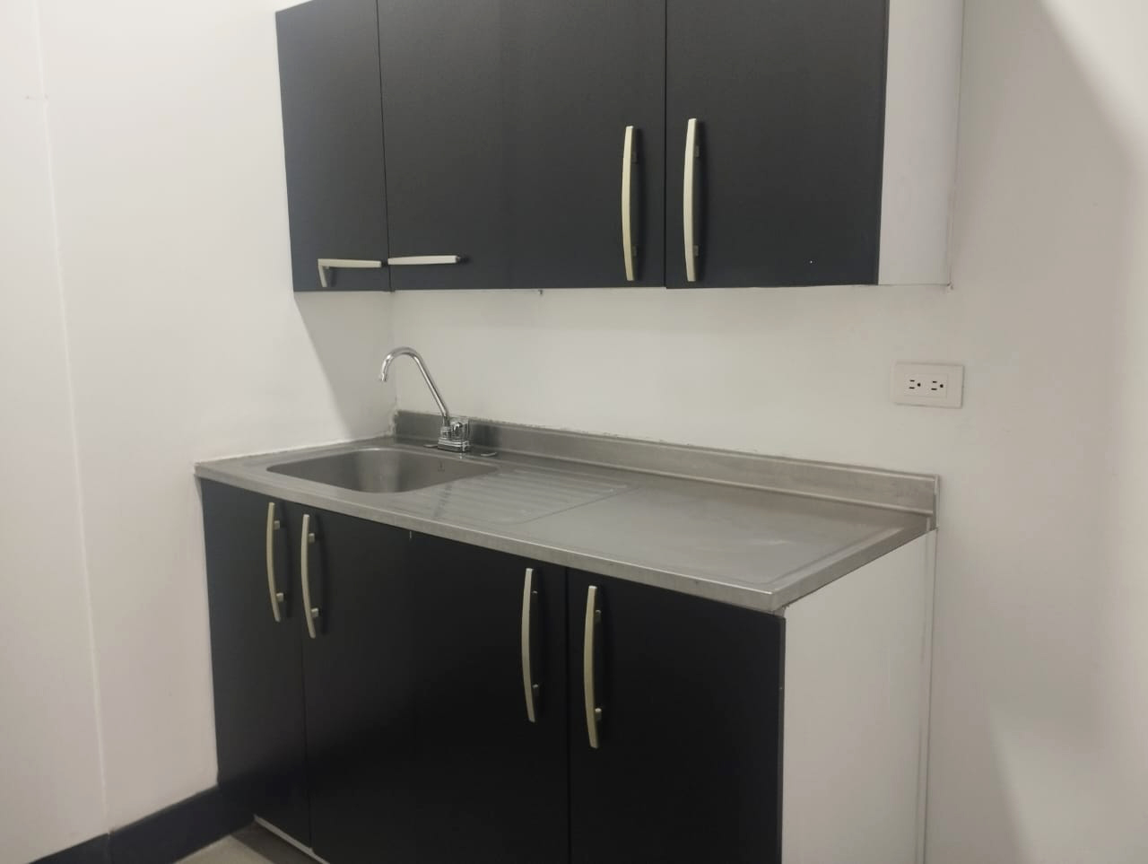 Oficina en arriendo en El Poblado, Medellín, 110 m² · foto 13 de 15