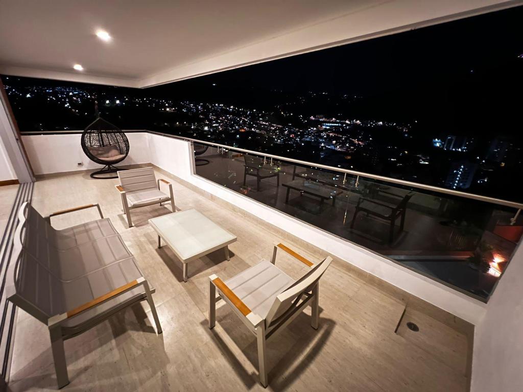Apartamento de 4 alcobas en venta en Santa Teresita, Cali, 220 m² · foto 3 de 22