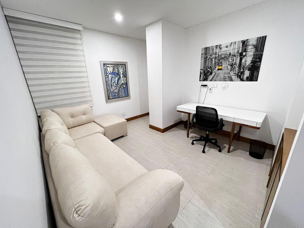 Apartamento de 4 alcobas en venta en Santa Teresita, Cali, 220 m² · foto 4 de 22