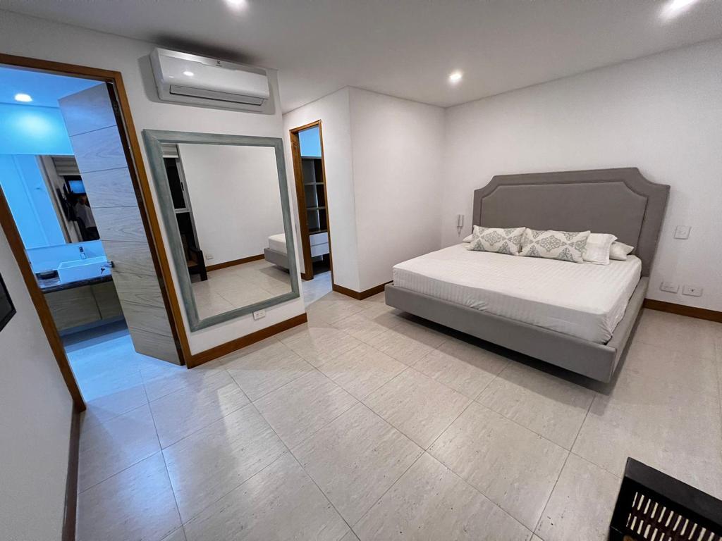 Apartamento de 4 alcobas en venta en Santa Teresita, Cali, 220 m² · foto 6 de 22