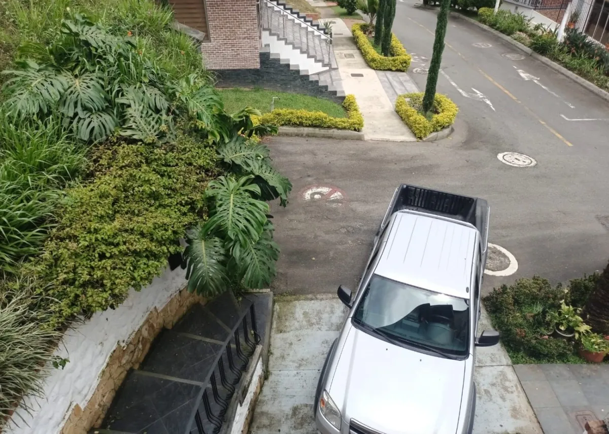 Casa de 4 alcobas en venta en Las Lomitas, Sabaneta, 217 m² · foto 15 de 19