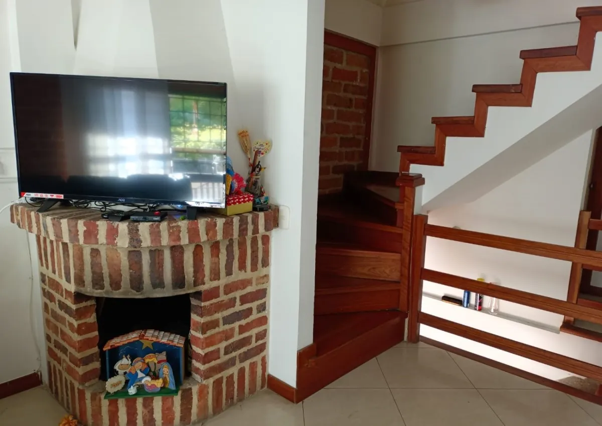 Casa de 4 alcobas en venta en Las Lomitas, Sabaneta, 217 m² · foto 3 de 19