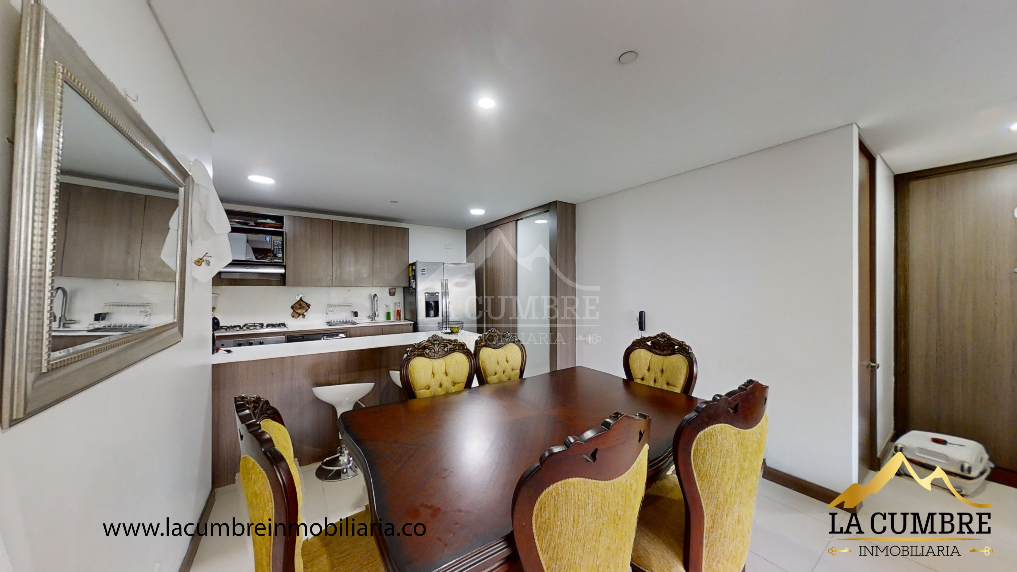 Apartamento de 3 alcobas en venta en El Poblado, Medellín, 128 m² · foto 3 de 12