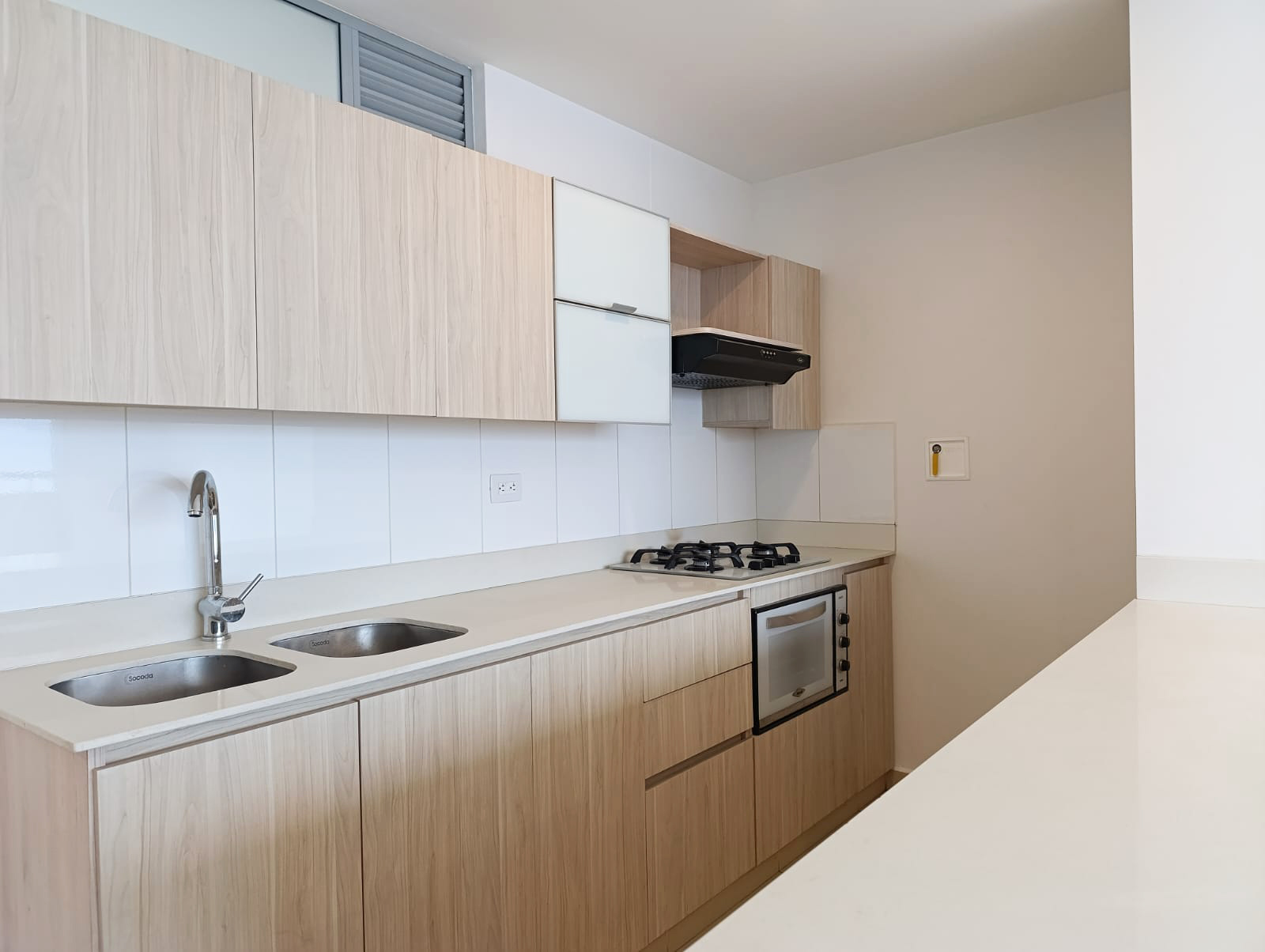 Apartamento de 3 alcobas en arriendo en Loma De Los Gonzalez, Medellín, 109 m² · foto 8 de 20