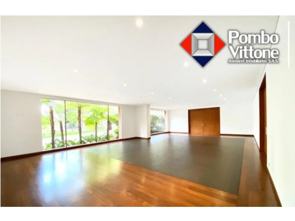 Casa de 3 alcobas en venta en Centro Administrativo, Bogotá, 204 m² · foto 2 de 13