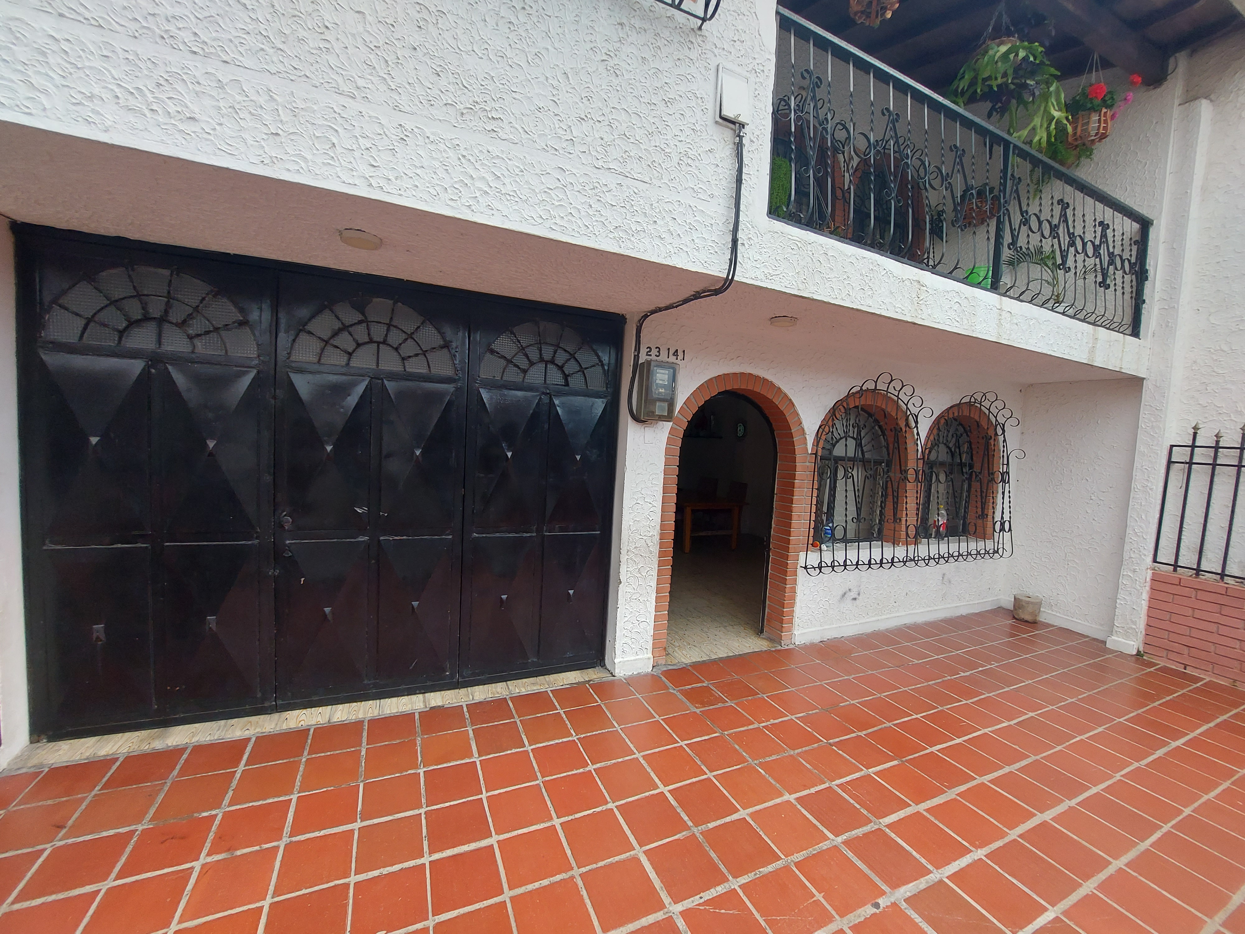 Casa de 3 alcobas en venta en El Poblado, Girón, 140 m² · foto 2 de 13