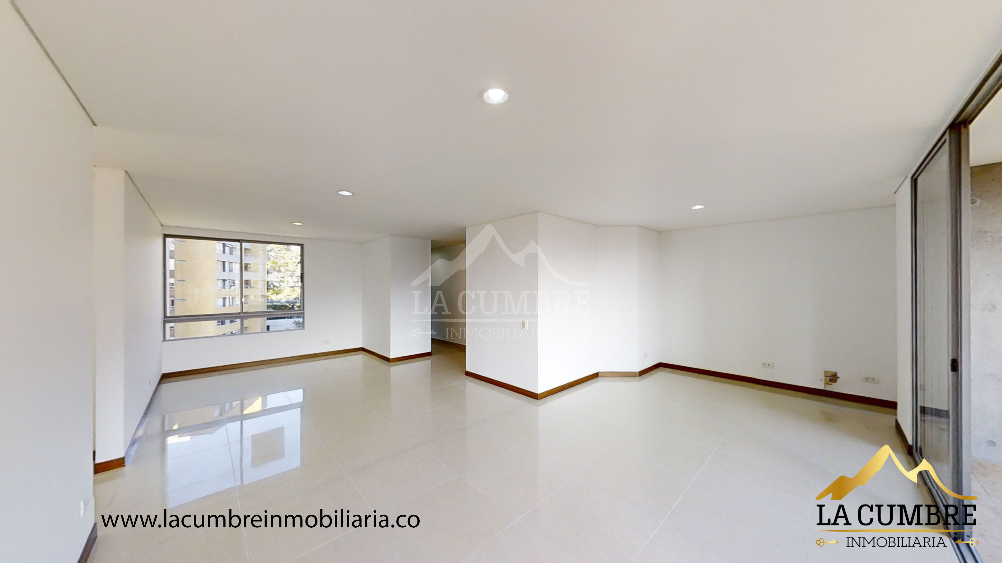 Apartamento en arriendo en Castropol, Medellín · foto 2 de 12
