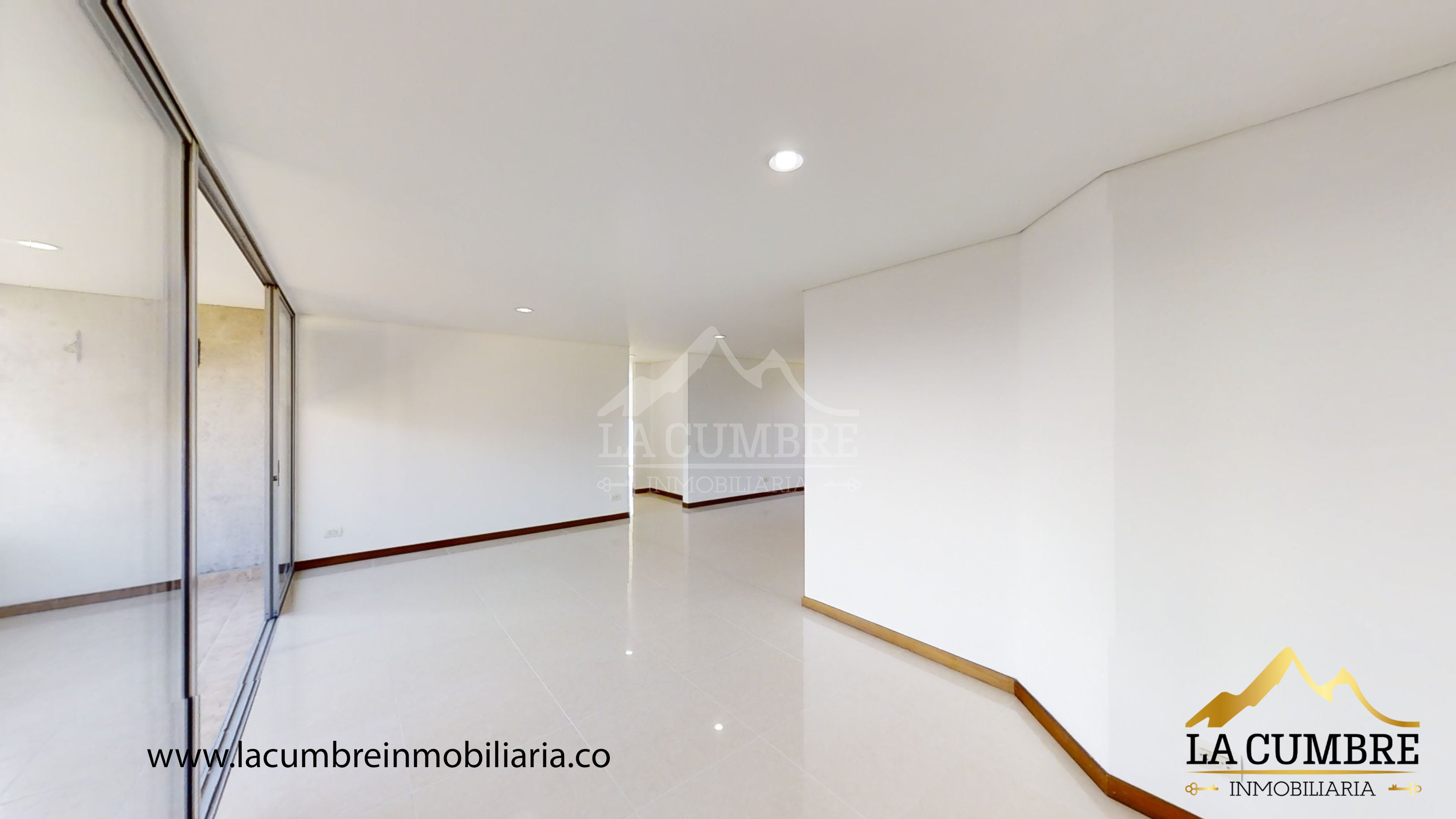 Apartamento en arriendo en Castropol, Medellín · foto 3 de 12