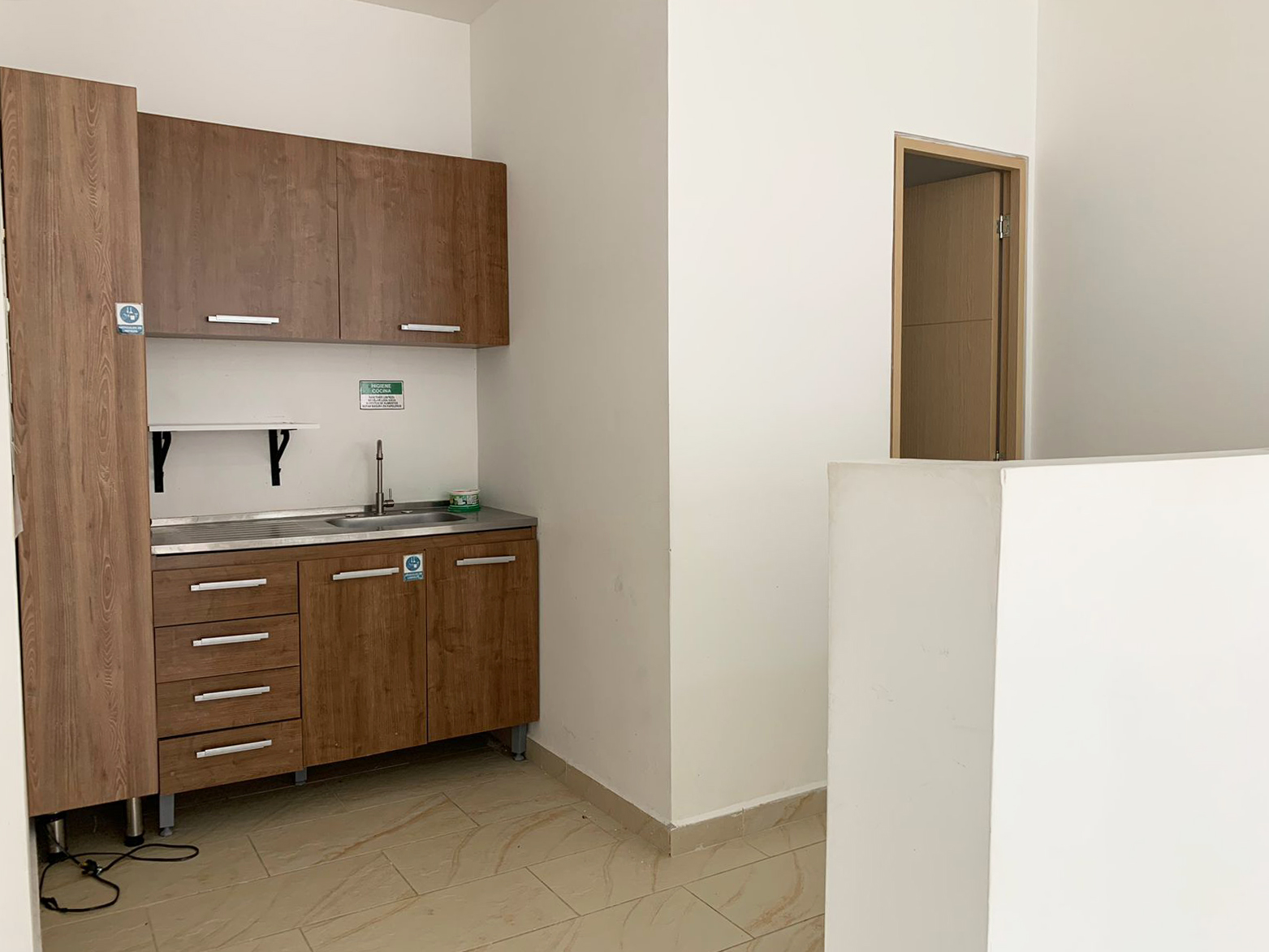 Oficina en arriendo en Manila, Medellín, 140 m² · foto 11 de 12