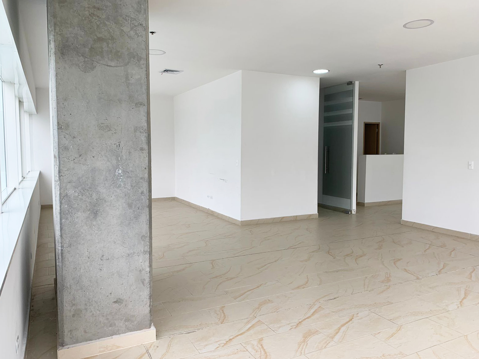 Oficina en arriendo en Manila, Medellín, 140 m² · foto 8 de 12