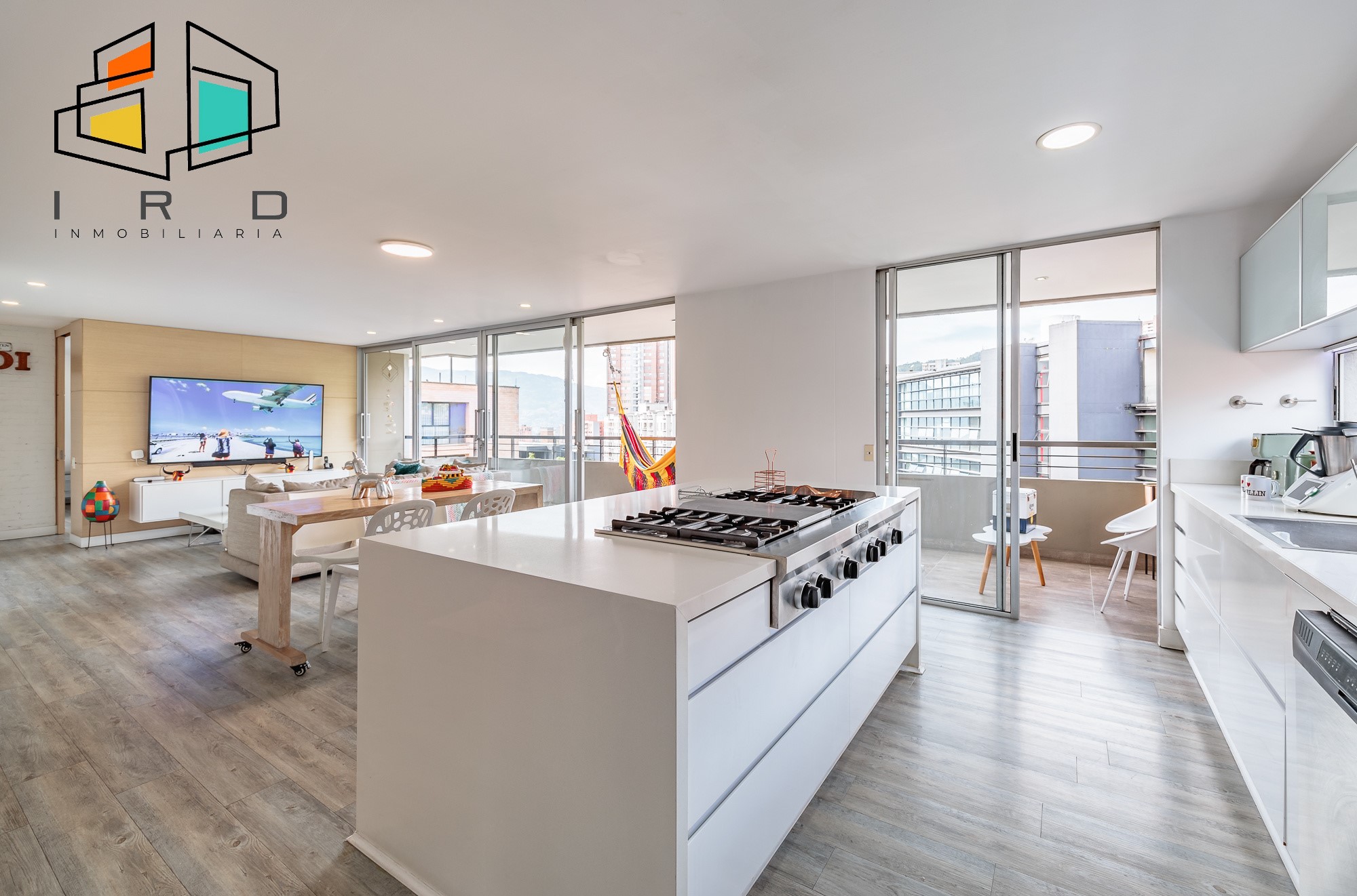 Apartamento en arriendo en El Poblado, Medellín · foto 5 de 24