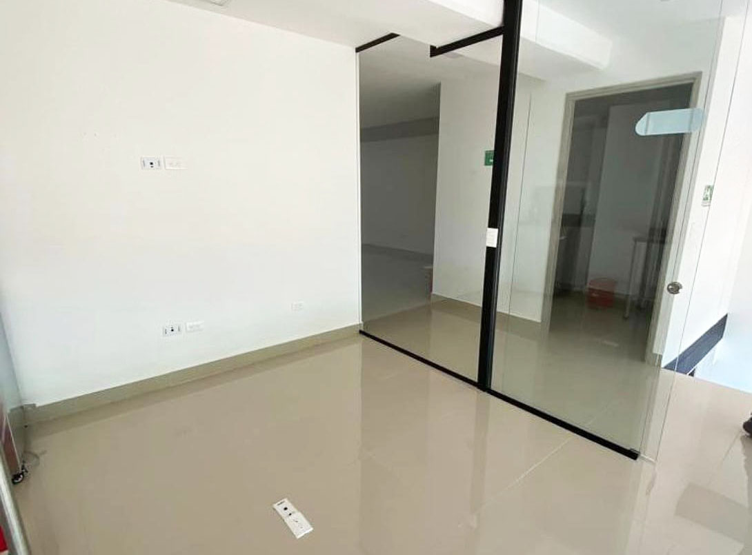 Oficina en arriendo en El Porvenir, Rionegro, 55 m² · foto 3 de 6