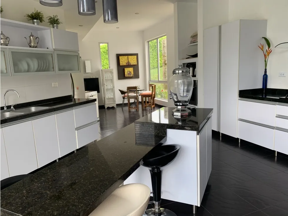 Casa de 4 alcobas en venta en El Guayabo, Armenia · foto 24 de 24