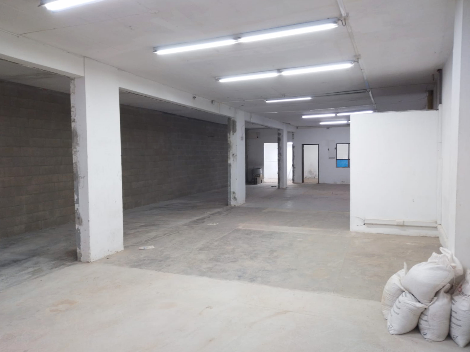 Bodega en arriendo en Colombia, Medellín, 240 m² · foto 11 de 17