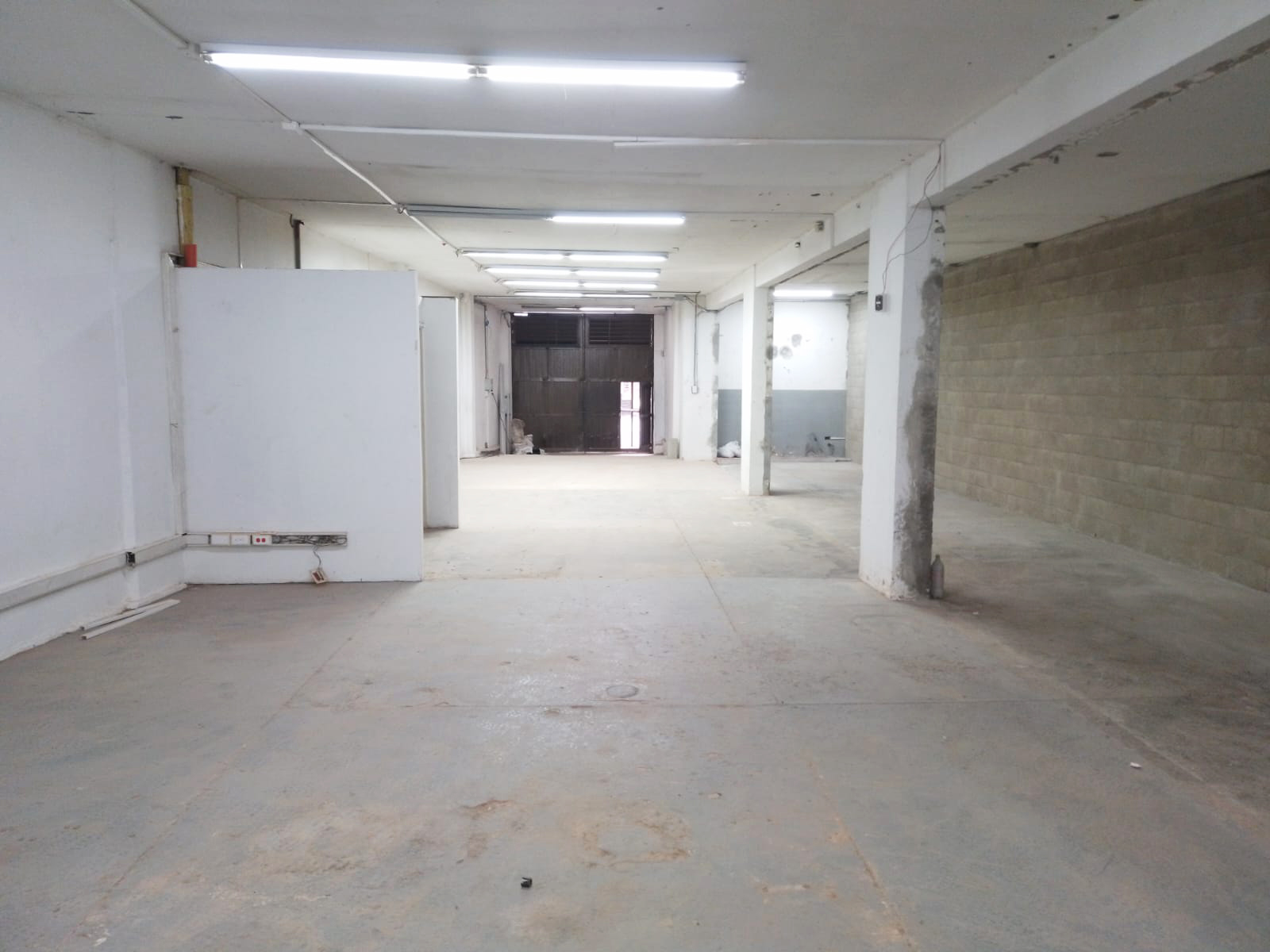 Bodega en arriendo en Colombia, Medellín, 240 m² · foto 3 de 17