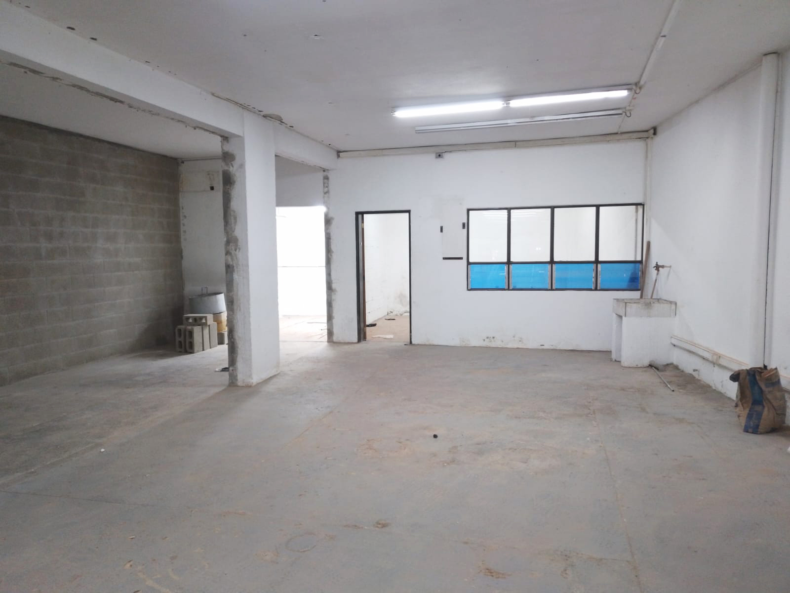 Bodega en arriendo en Colombia, Medellín, 240 m² · foto 5 de 17