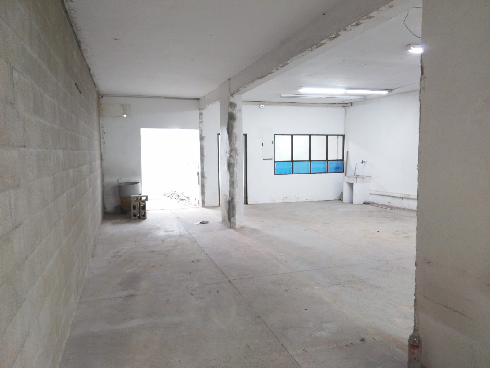 Bodega en arriendo en Colombia, Medellín, 240 m² · foto 9 de 17