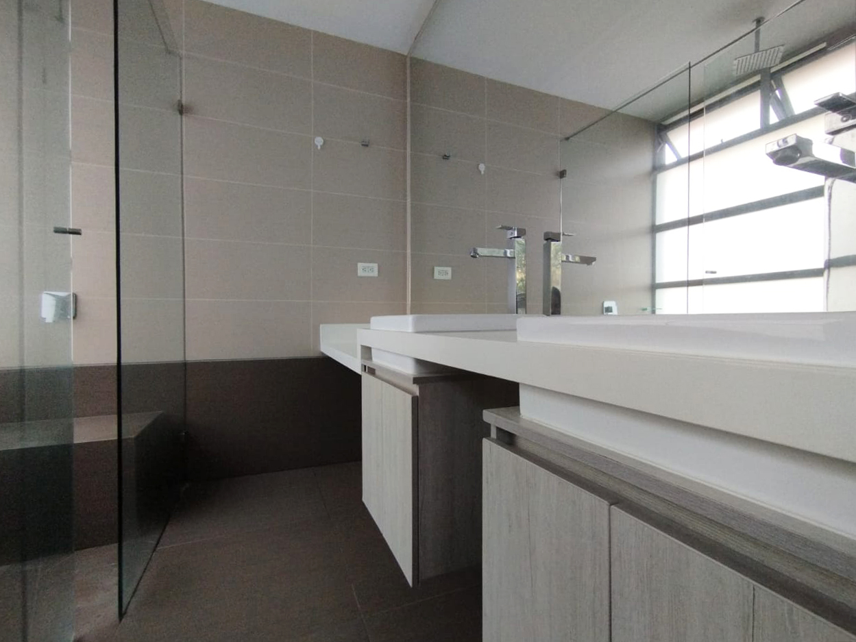 Apartamento de 3 alcobas en arriendo en Castropol, Medellín, 127 m² · foto 14 de 16