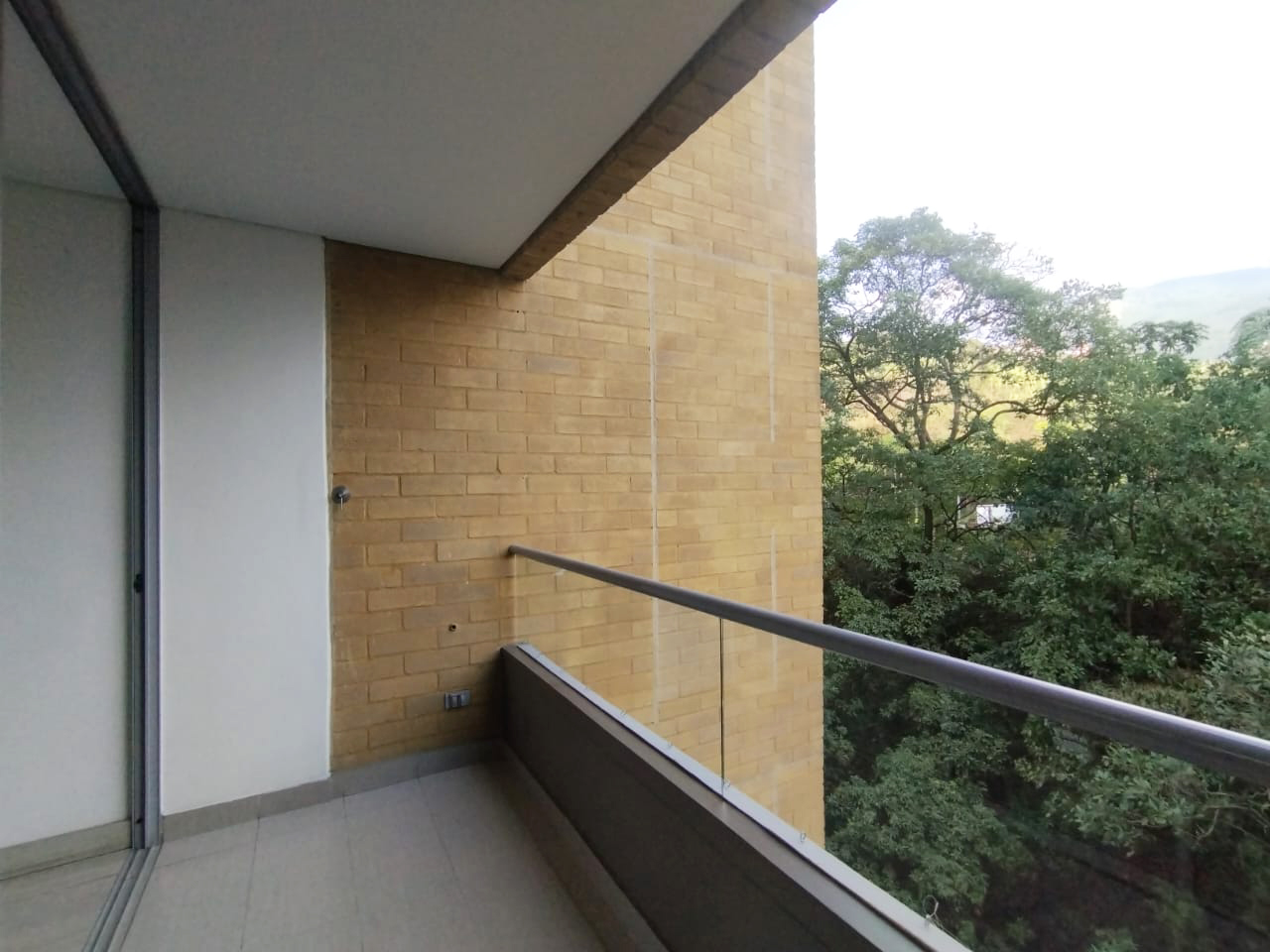Apartamento de 3 alcobas en arriendo en Castropol, Medellín, 127 m² · foto 15 de 16