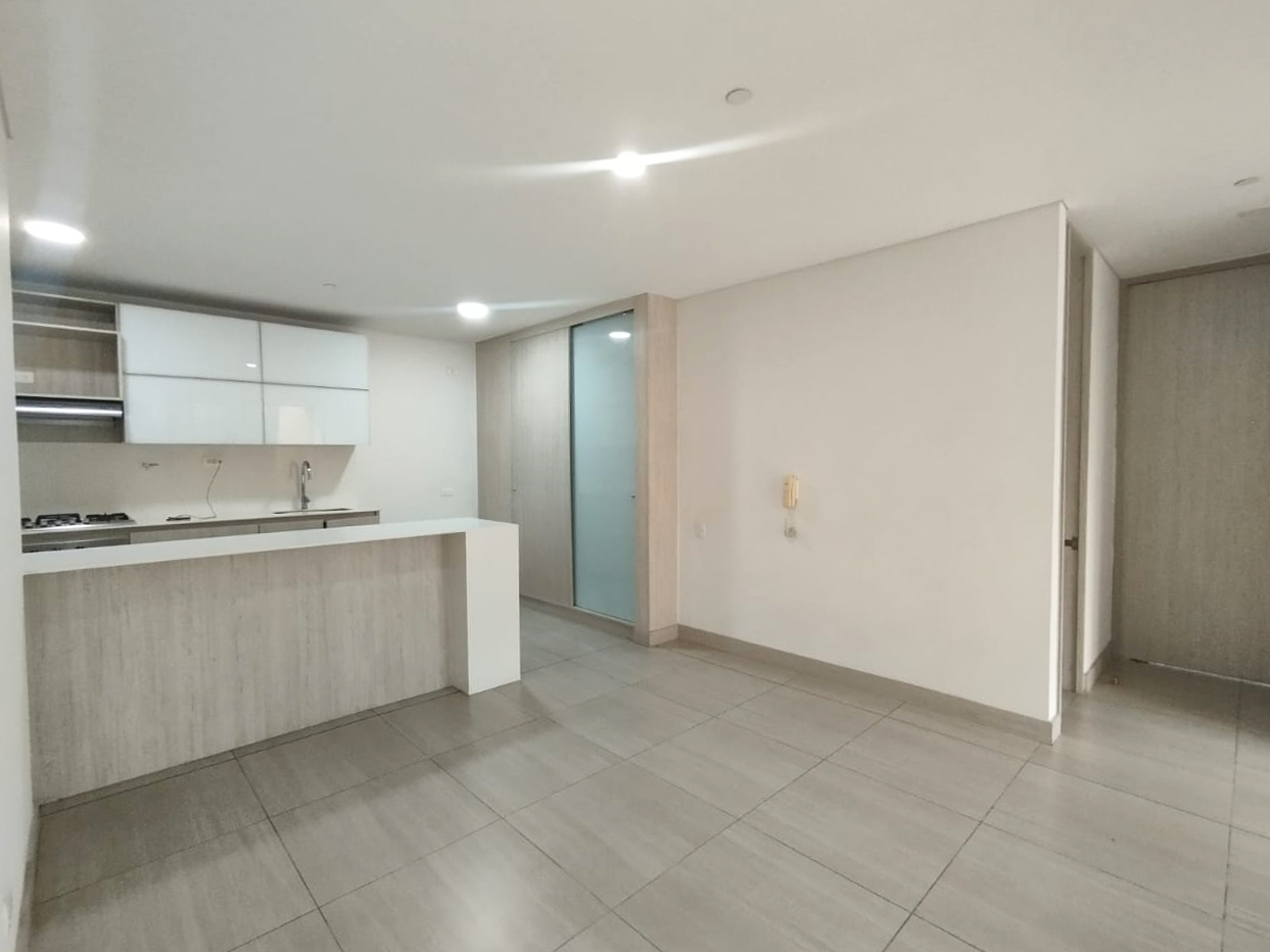 Apartamento de 3 alcobas en arriendo en Castropol, Medellín, 127 m² · foto 5 de 16