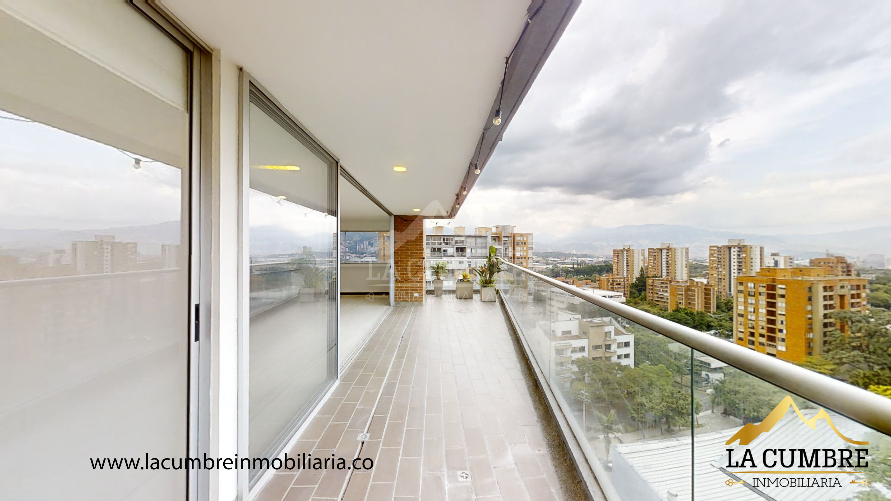 Apartamento de 2 alcobas en venta en El Poblado, Medellín, 104 m² · foto 13 de 14