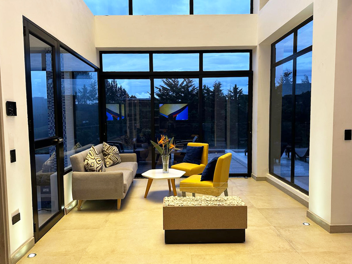 Casa de 3 alcobas en venta en La Alhambra, El Carmen de Viboral, 660 m² · foto 2 de 18